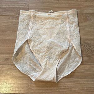 Vintage Cream/White Highwaisted Panties Size Large